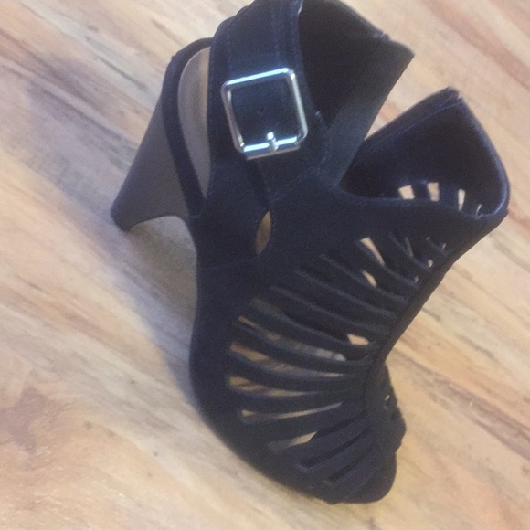 Heels - Picture 2 of 2